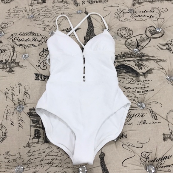 RED CARTER Jennifer 1 Piece Swimsuit - Picture 4 of 6